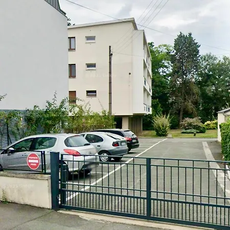Grand T2 Industriel Lumineux & Calme - Proche Esa