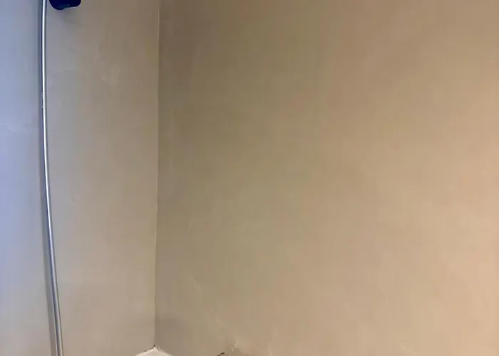 Grand T2 Industriel Lumineux & Calme - Proche Esa *