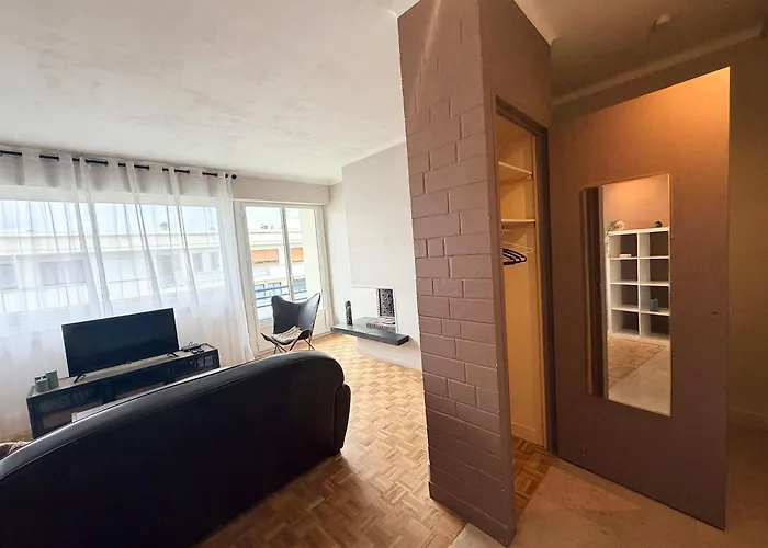 Grand T2 Industriel Lumineux & Calme - Proche Esa Appartement *